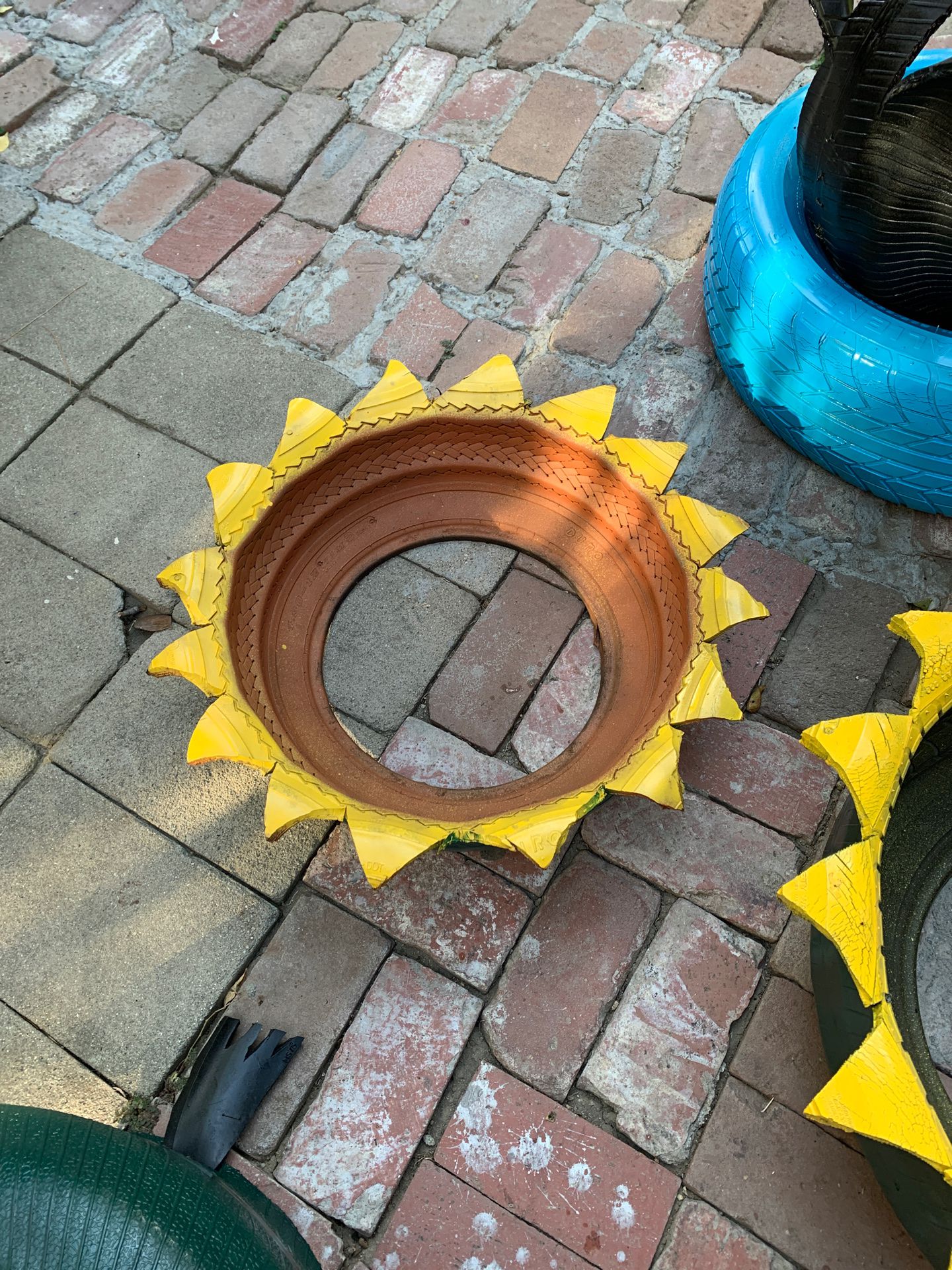 Small sunflower pot