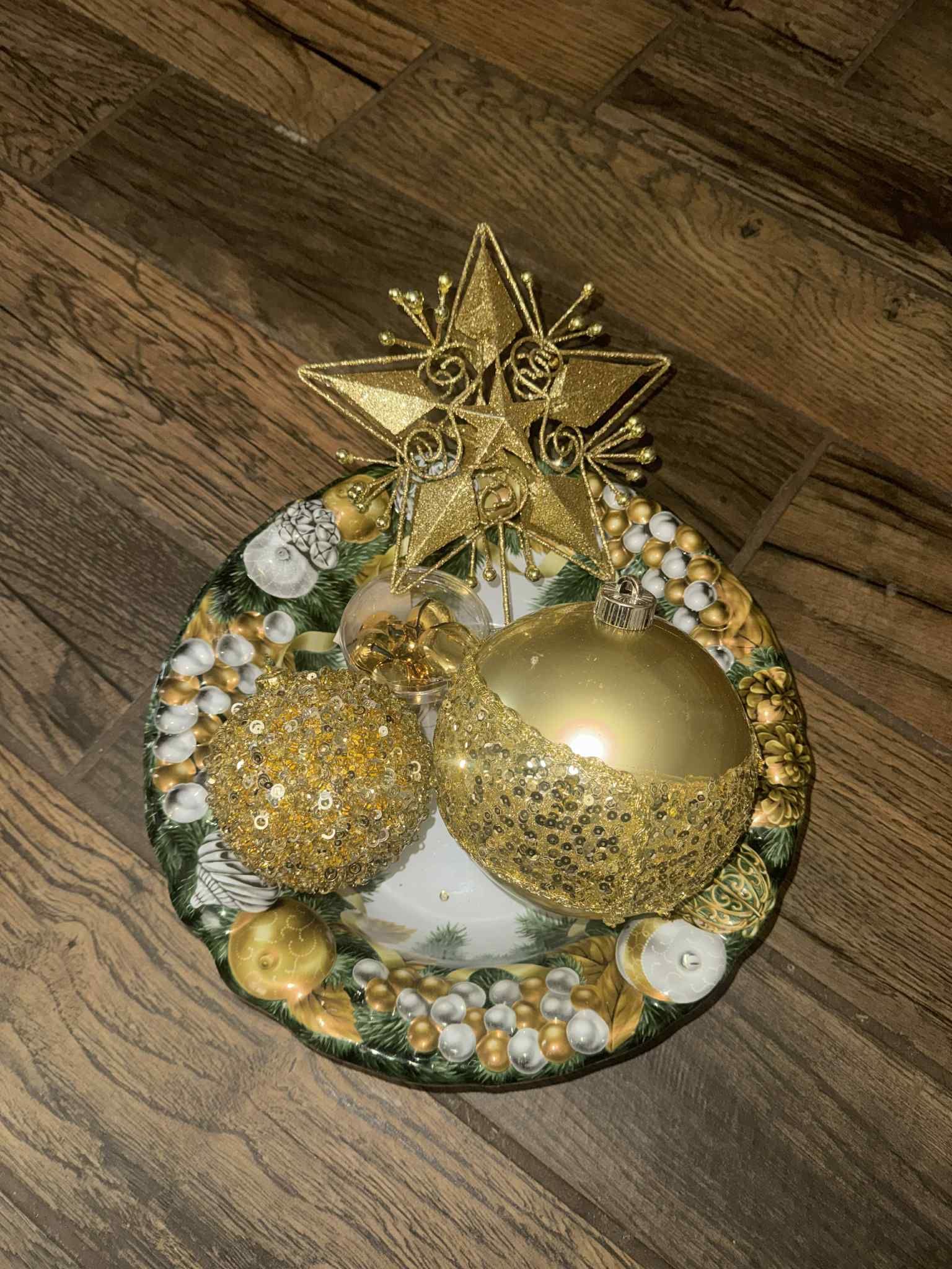 Holiday decor ALL GOLD