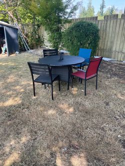Outdoor wicker Patio Table and 4 Chairs Set