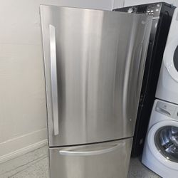 LG 33 Inches W H68 .32 Deep 