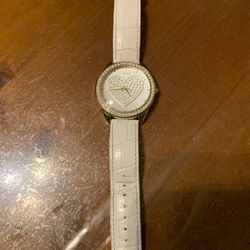 Guess Authentic Genuine Leather Band Watch Round Face Women's Wrist Watch Heart