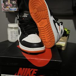 Air Jordan 1 Retro High Electro Orange GS 5.5Y