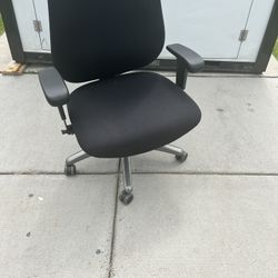 Office Chairs 