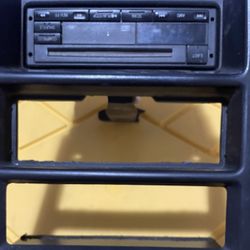 Ford Mustang Sn Radio With Center Ac unit Assembly 