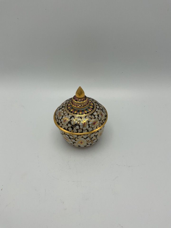 Benjarong Thai Hibiscus Design Jar