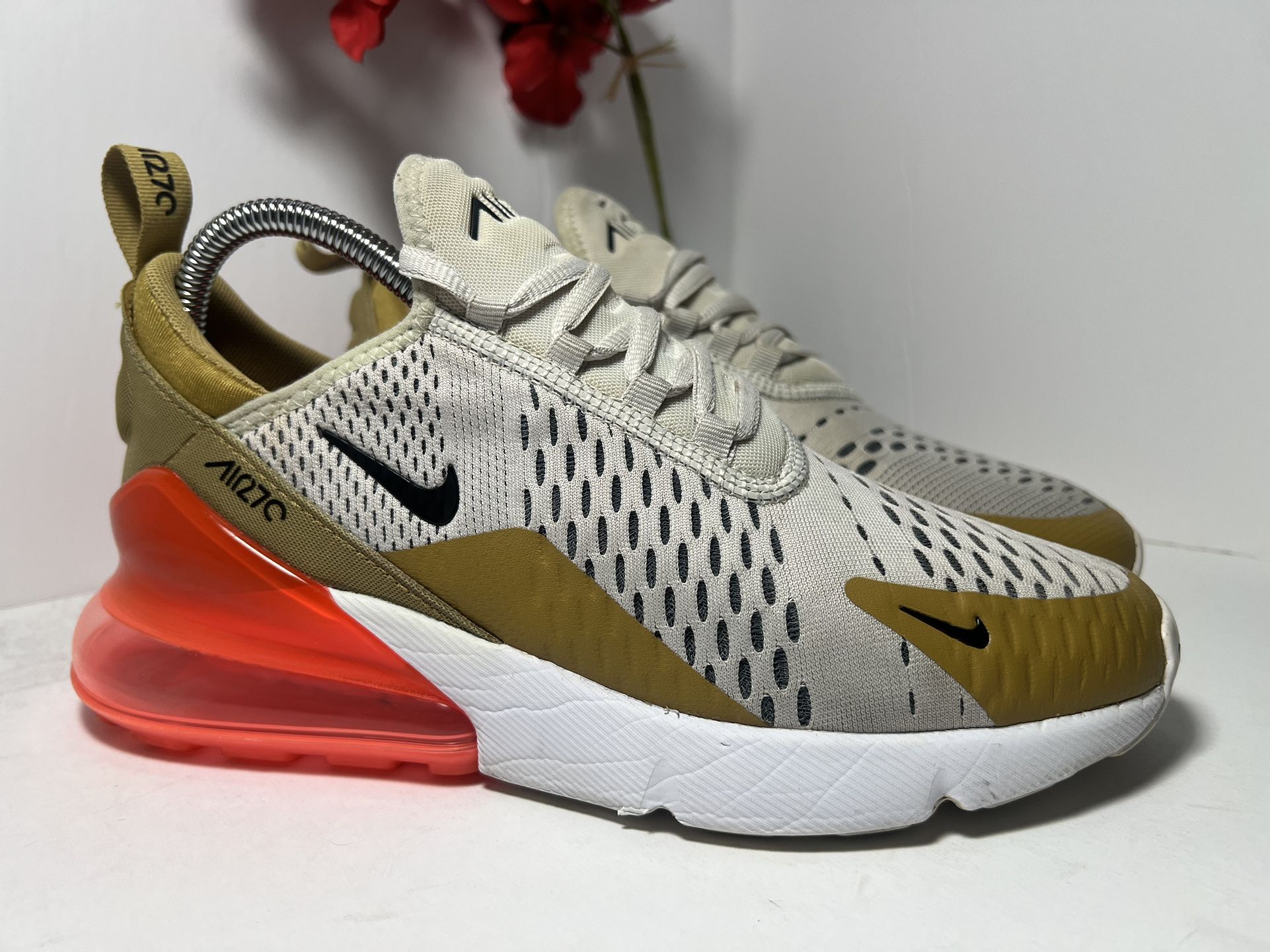Air max 270 flight gold best sale