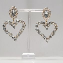 Beautiful Heart Shape Rhinestones Postback Earrings