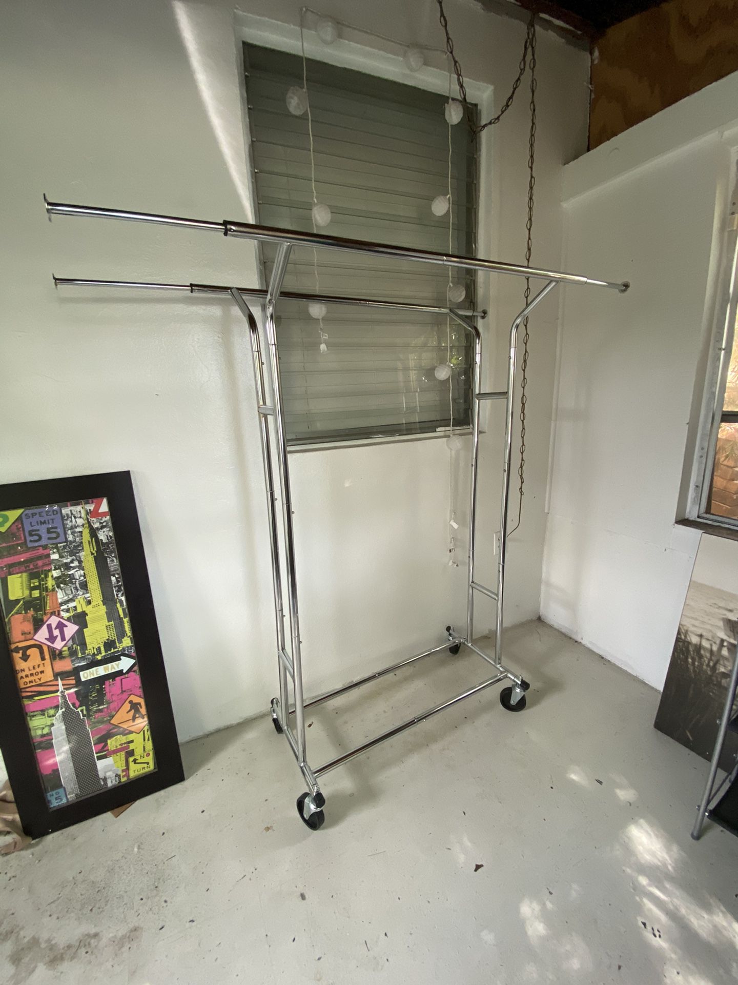 Clothing rack holds up to 150lbs