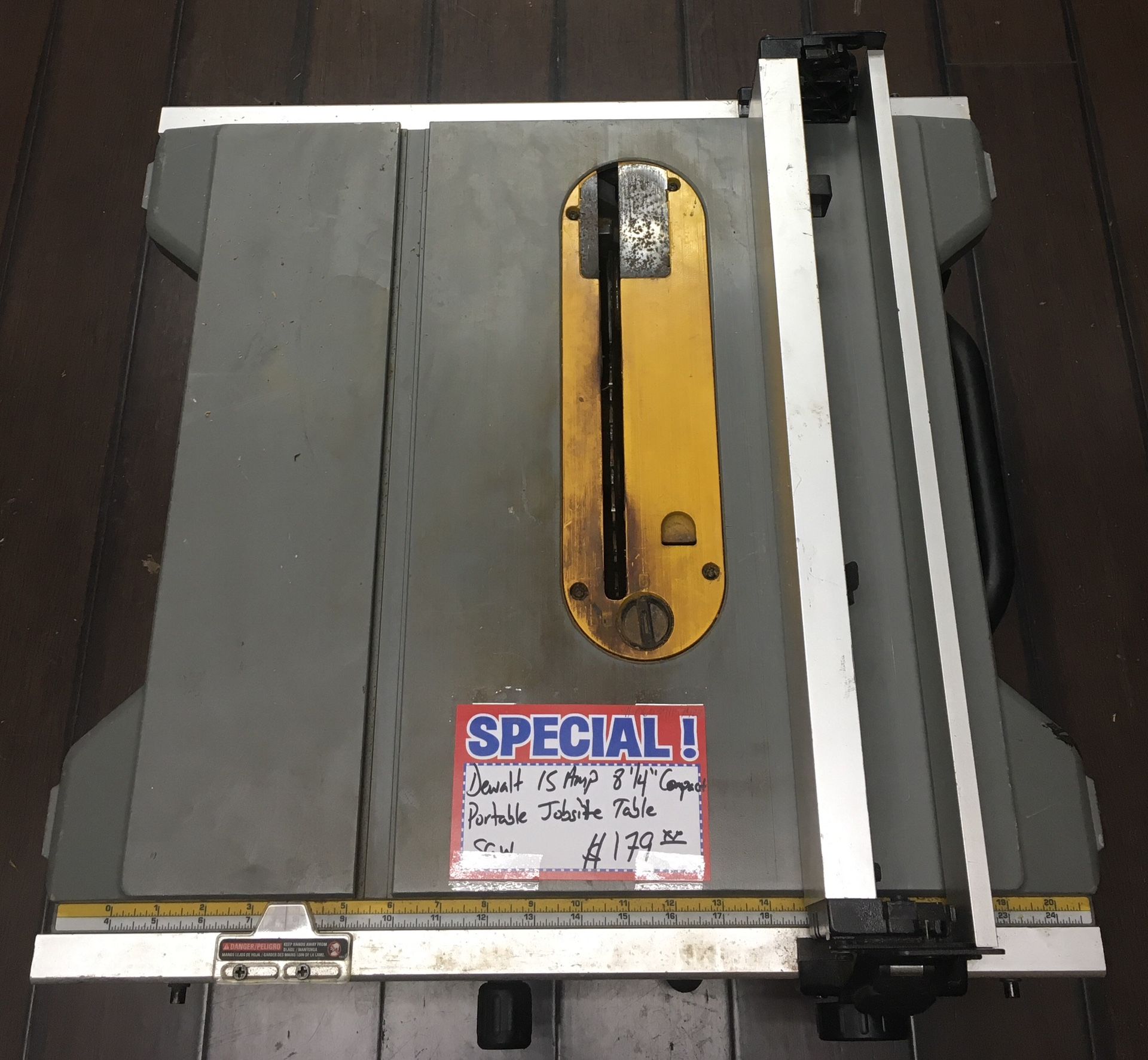 Dewalt 15 Amp 8 1/4” Compact Portable Jobsite Table Saw 