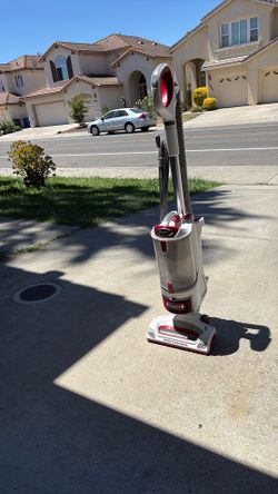 Shark vacuum cleaner, excellent condition professional works perfect attachment include