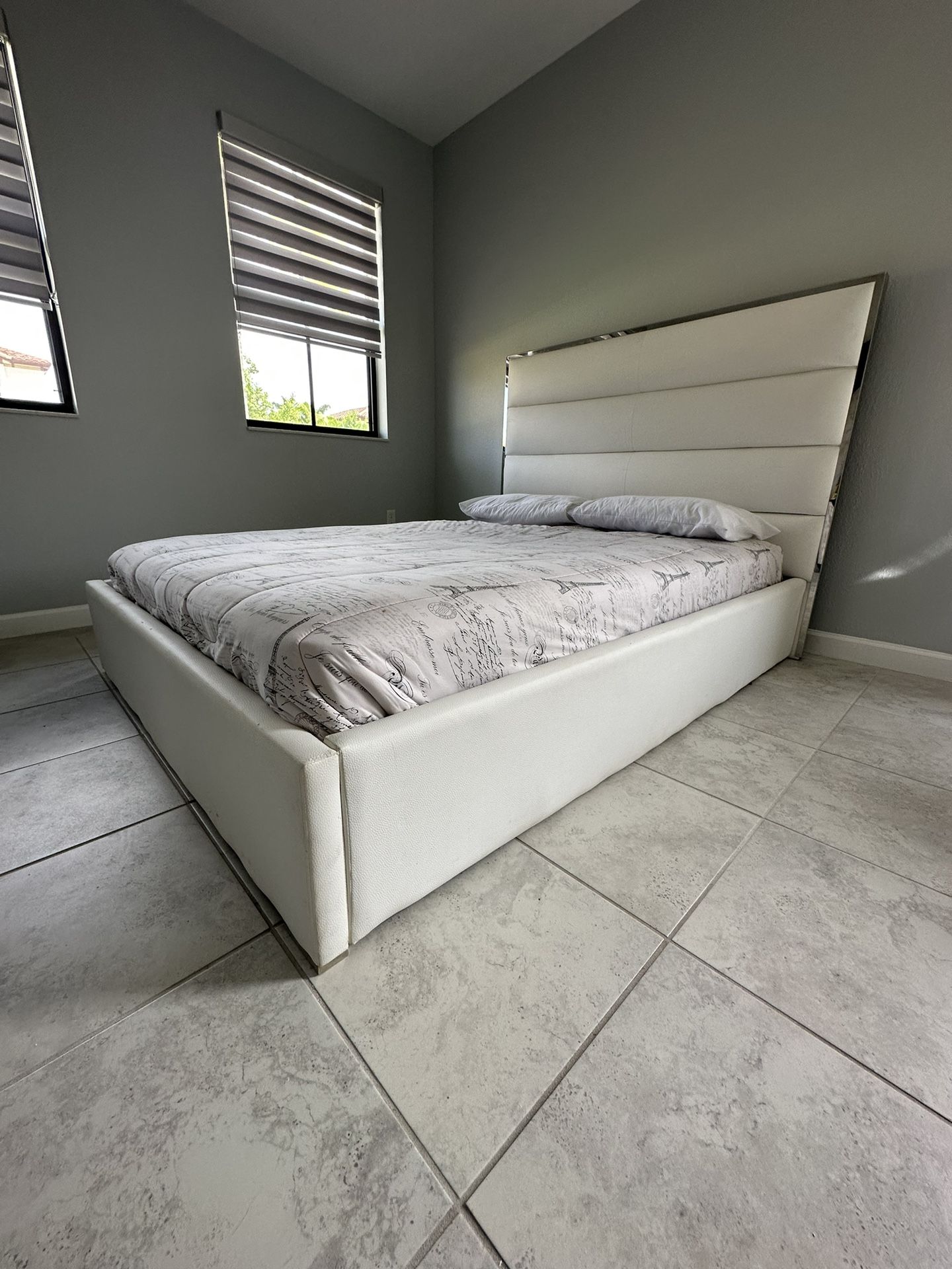 Beds - Cortina White Uph Platform Bed (Mattress Include)