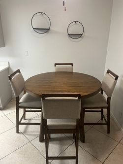 Dinning table with chairs