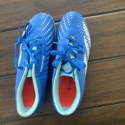 Adidas Predator Soccer Turf Shoes (7 Men’s/8.5 Women’s)