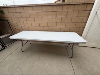 8 ft  white table