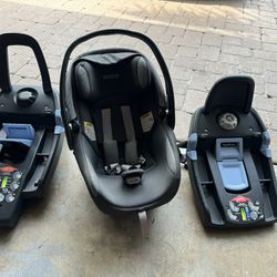 Infant car Seats With 2 Bases - peg Perego