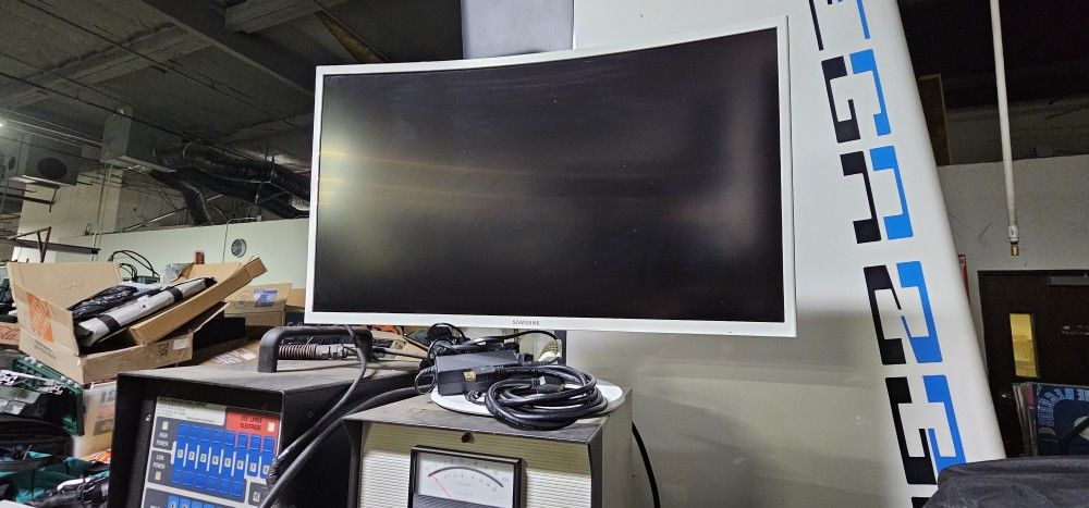 Samsung Curve Monitor 27 Inch