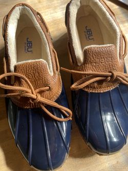 NEW rain/garden shoes size: 8 1/2