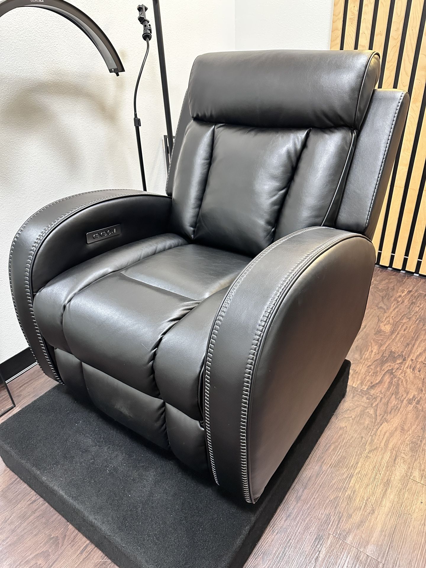 Black Electric Recliner  Chair