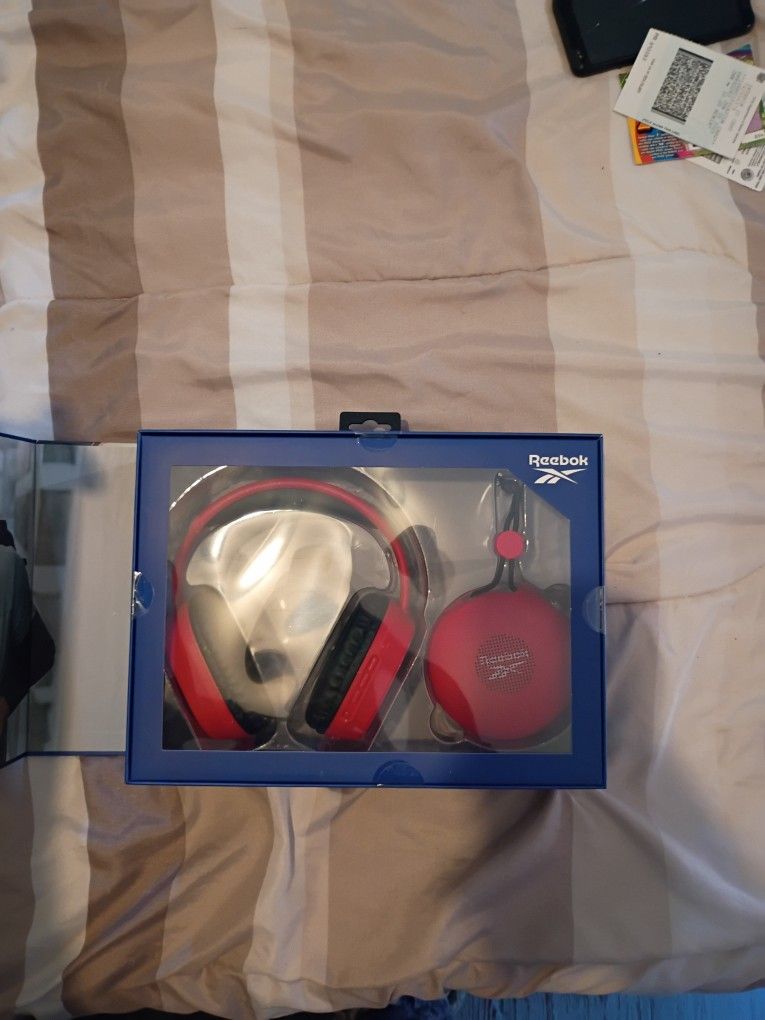 Reebok Wireless Headphones And Speaker Combo