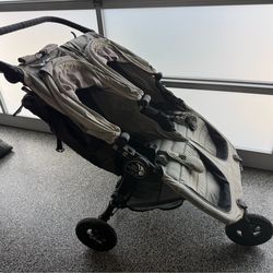 City Mini GT Double stroller by Baby Jogger