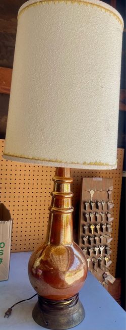 Large Mid-Century Modern / Hollywood Regency ceramic Genie-bottle table lamp