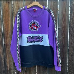 Toronto Raptors Mitchell & Ness Scorer Fleece Crew Sweatshirt.💜