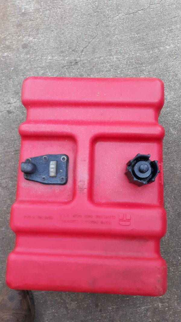 Tempo portable gas tank 9 gallons for Sale in Ramona, CA OfferUp