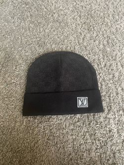 BLACK BEANIE