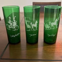 Vintage Anchor hawking Emerald Green Glass Set