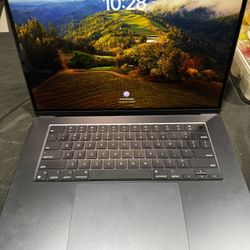 MacBook Air  m3 2024