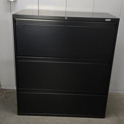 Metal File Cabinet With Key For Letter Or Legal Size 