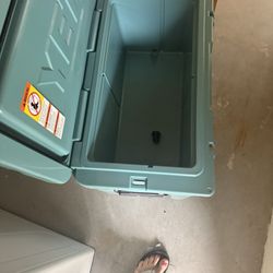 Large yeti hard Cooler