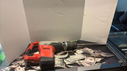 32-5768-11 MILWAUKEE ROTARY HAMMER CORDED 