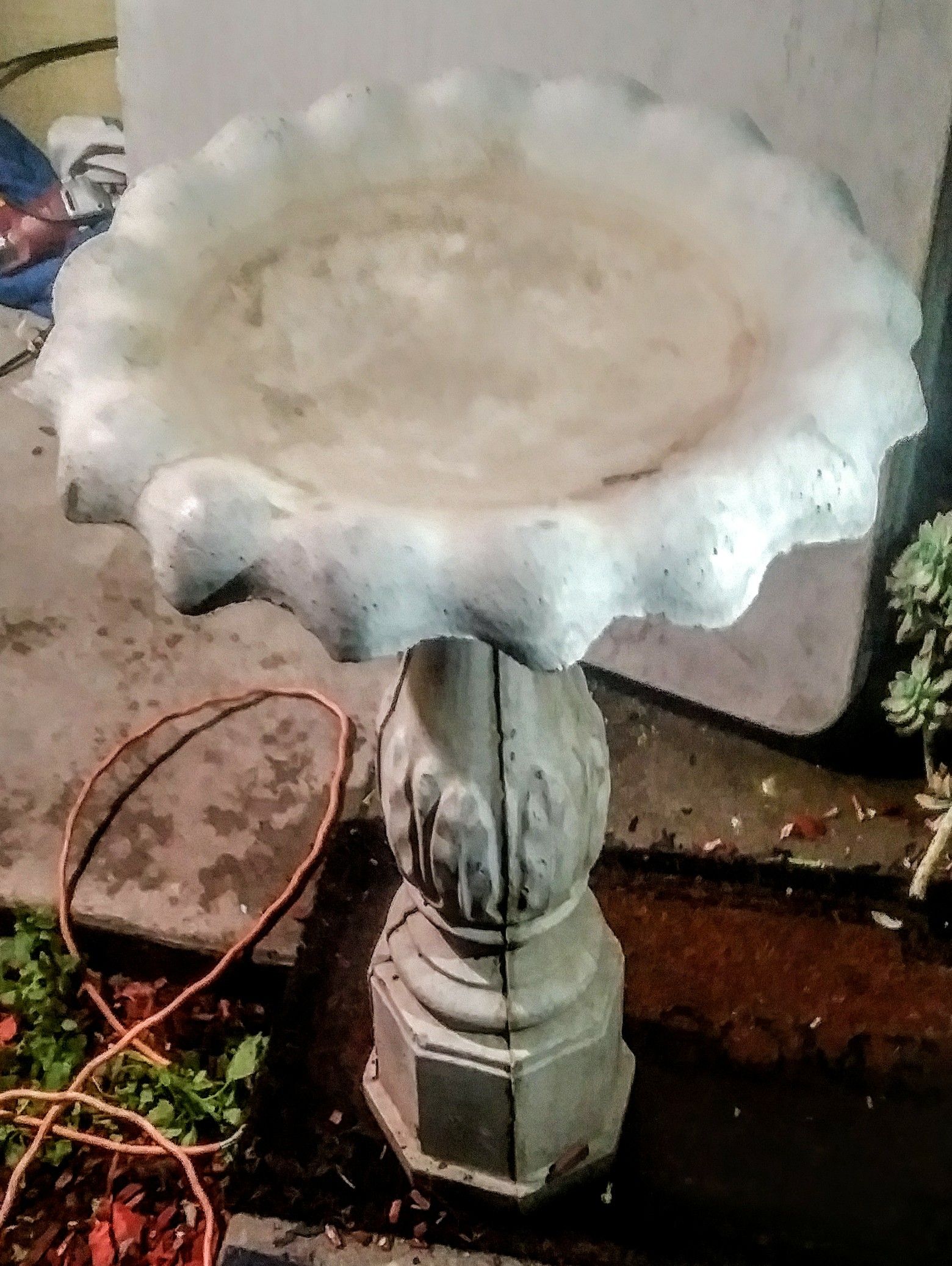 Concrete Bird bath