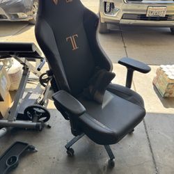 Secret Lab Titan Gaming Chair