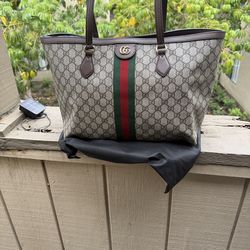 Authentic Gucci GG Supreme Canvas Tote with Green and Red Web Stripe EUC