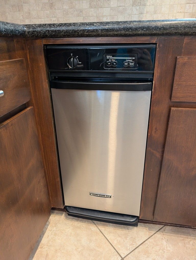 KitchenAid Trash Compactor for Sale in Newport Beach, CA - OfferUp