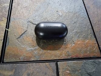 Samsung Wireless Earbuds And DUO Charger