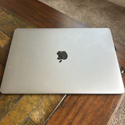 2017 MacBook Pro 13.3 inch ( Keyboard does not Work Come With Wireless Keyboard)