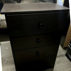 4 Drawer Chest