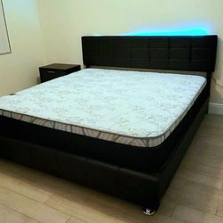 NEW KING-SIZE PILLOW TOP MATTRESS AND BOX SPRING