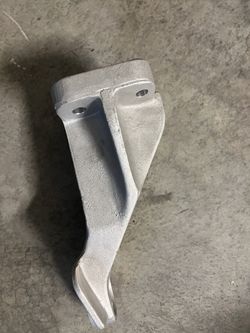 Brand New GM Engine Mount Bracket For Cadillac Cts