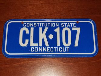 Vintage 1980's Mini Automobile Tin License Connecticut Souvenir Plate. The constitution state CLK-107