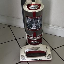 Shark, Good Condition,don’t Need bags