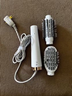 T3 blow dry brush / includes 2 different brush attachments / very good condition