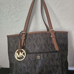 Michael Kors Jet Set Travel Medium Snap Pocket Tote Brown MK Signature