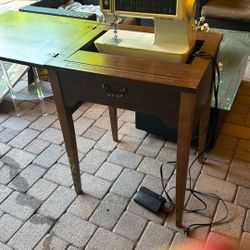 Singer Swing Machine With Antique Table 