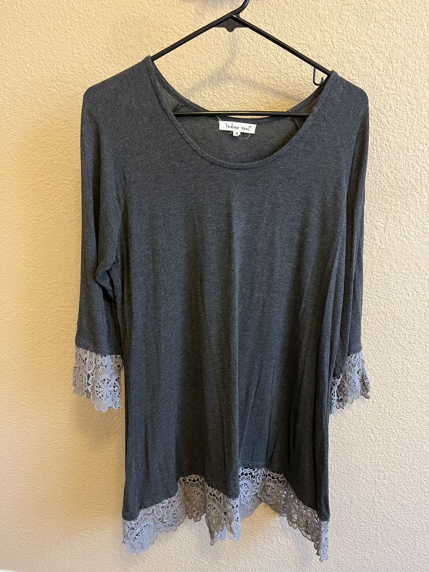 Women’s Gray Top