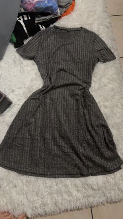 New dress w- pockets size large ( no strech?