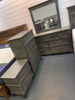 GORGEOUS NEW OPTION! DELIVERY NOW! WOW. WE SELL BRAND NEW FURNITURE!